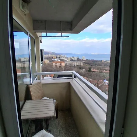 Sea View Golden Sands