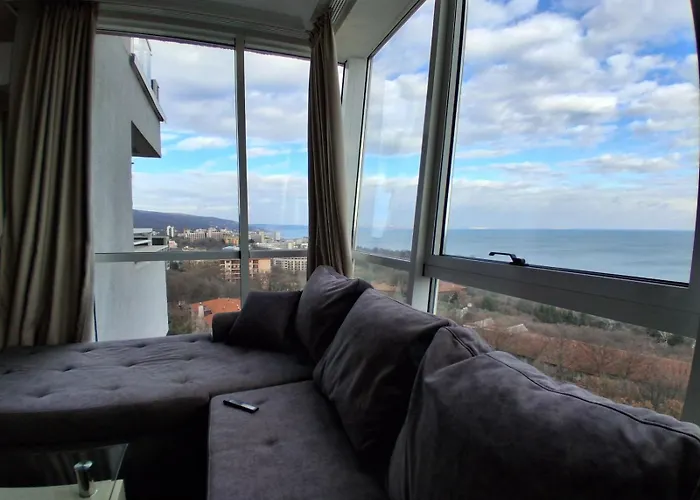 Sea View شقة فارنا