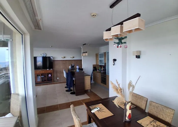 Sea View شقة فارنا